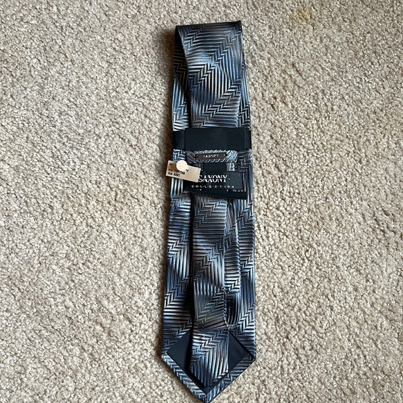 New with tag Saxony collection silk mens tie, grey/ silver texture luxury formal - Picture 5 of 6